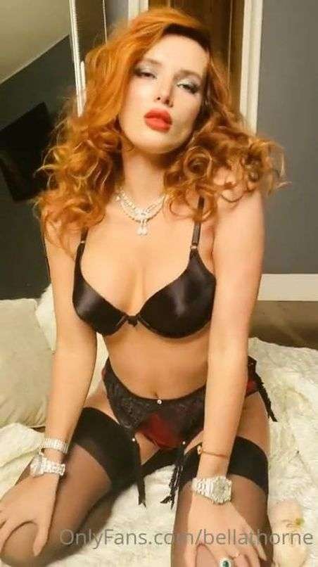 Bella Thorne en lingerie sexy