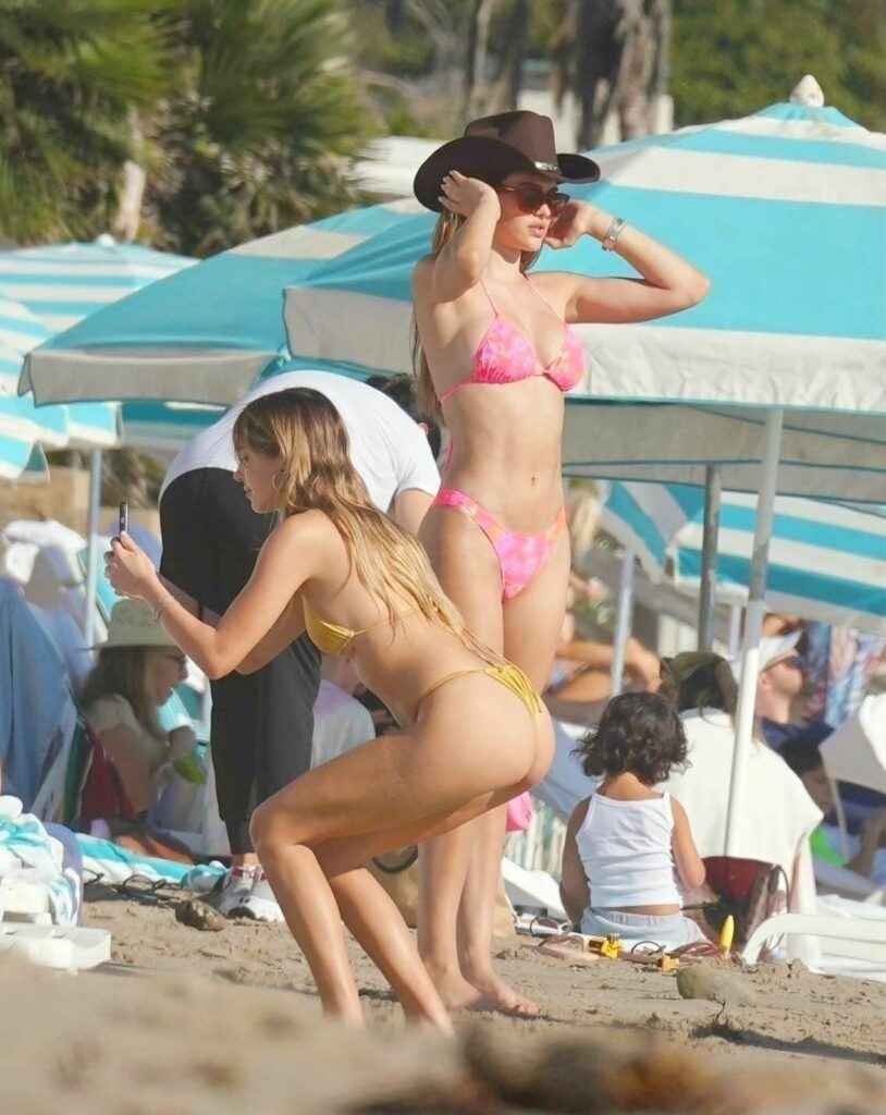 Delilah Belle et Amelia Hamlin en bikini à Santa Barbara