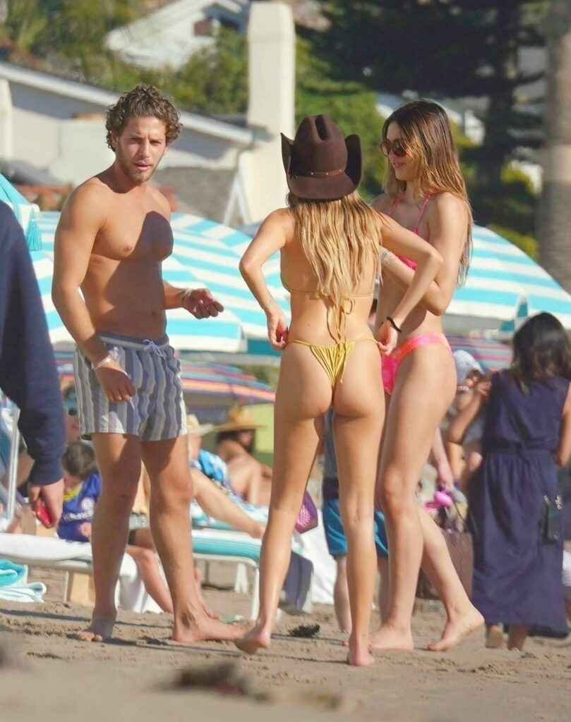 Delilah Belle et Amelia Hamlin en bikini à Santa Barbara