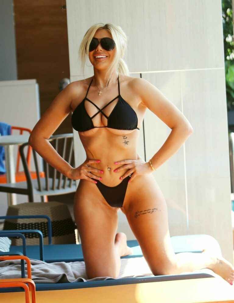 Chloe Ferry en bikini en Thaïlande