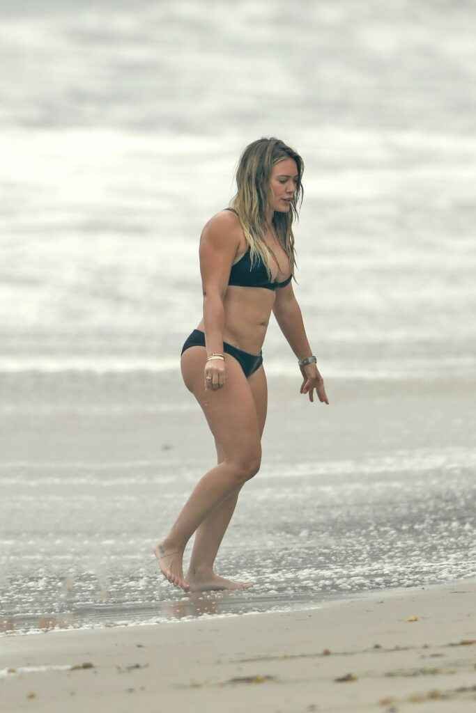 Hilary Duff en bikini à Malibu