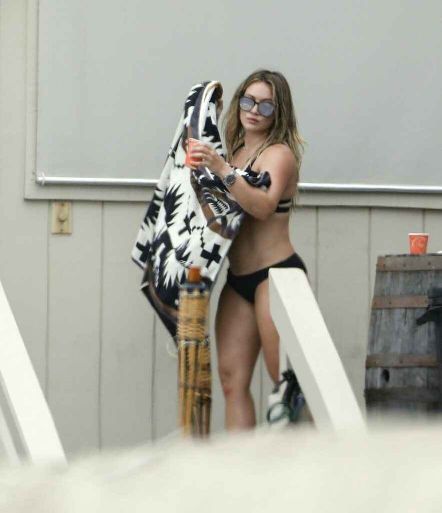 Hilary Duff en bikini à Malibu