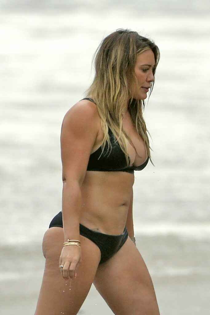 Hilary Duff en bikini à Malibu