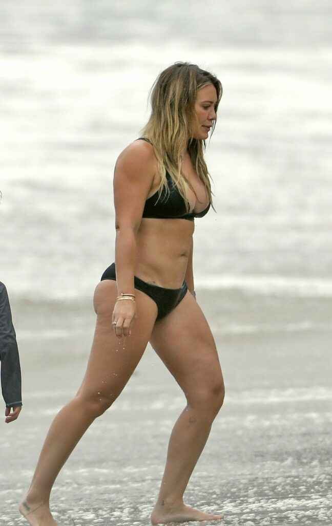 Hilary Duff en bikini à Malibu