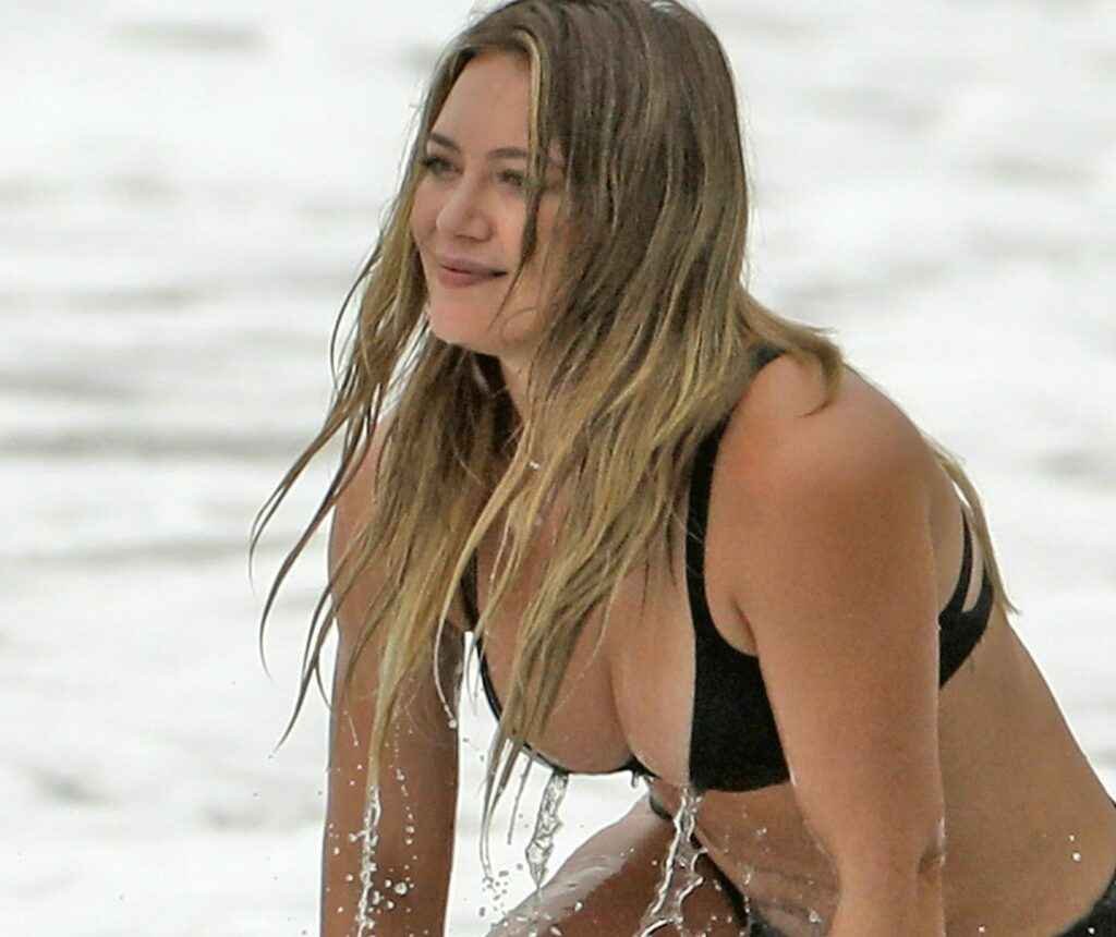 Hilary Duff en bikini à Malibu