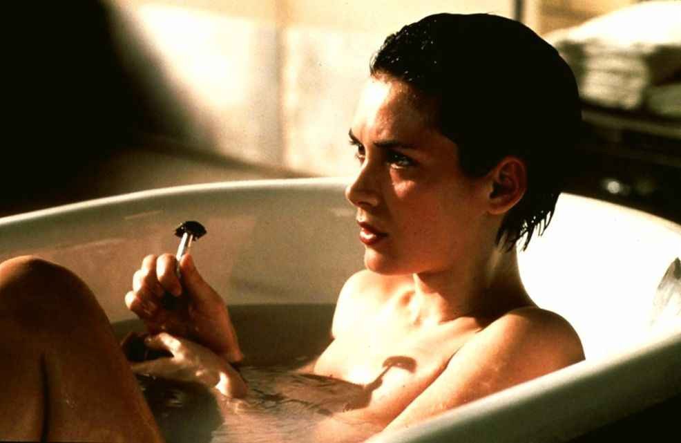 Winona Ryder nue et sexy