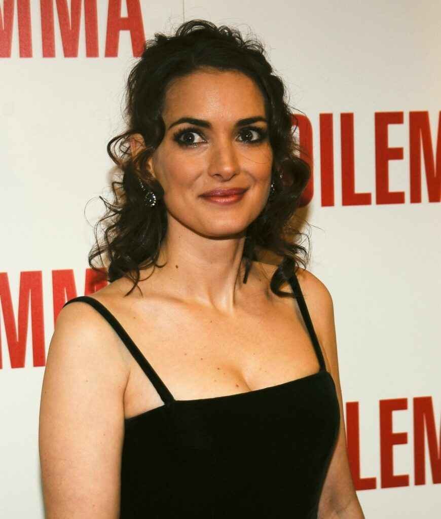 Winona Ryder nue et sexy