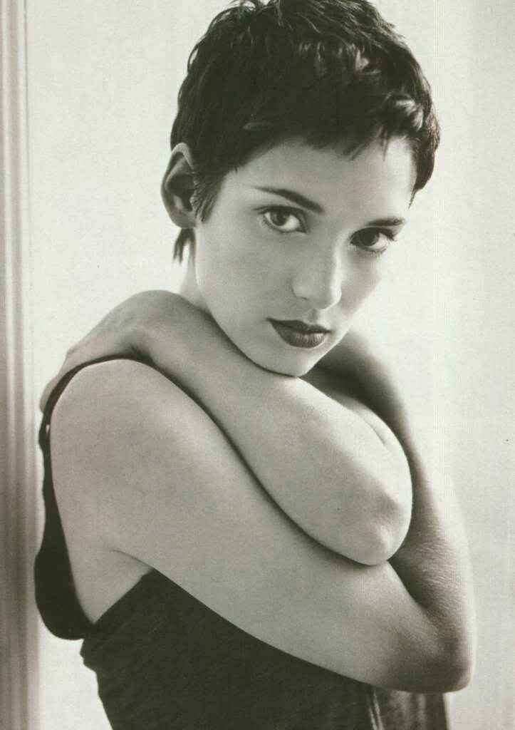 Winona Ryder nue et sexy