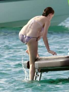 Anne hathaway en bikini