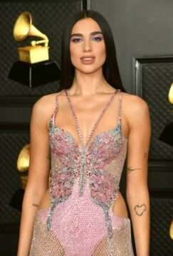 Dua Lipa sexy aux 63eme Grammy Awards