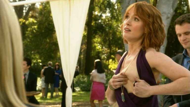 Alicia Witt exhibe un sein nu