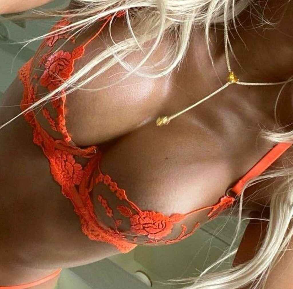 Pia Mia Perez en lingerie sexy