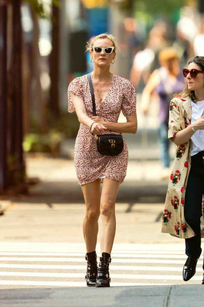 Diane Kruger en mini-jupe à New-York