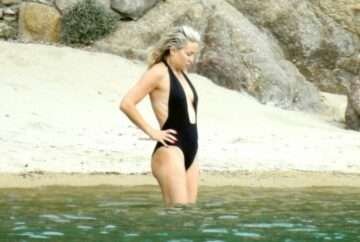 Kate Hudson en maillot de bain en Grèce