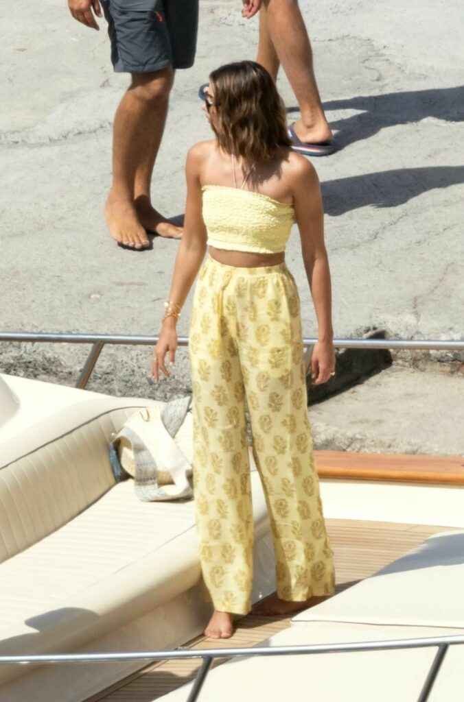 Taylor Hill en bikini à Positano