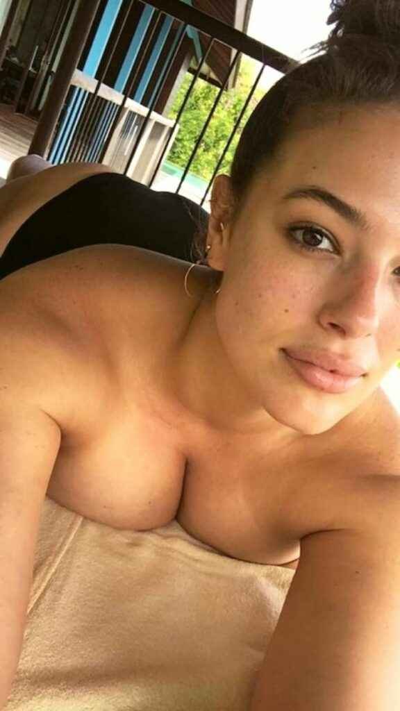 Ashley Graham nue, les photos intimes