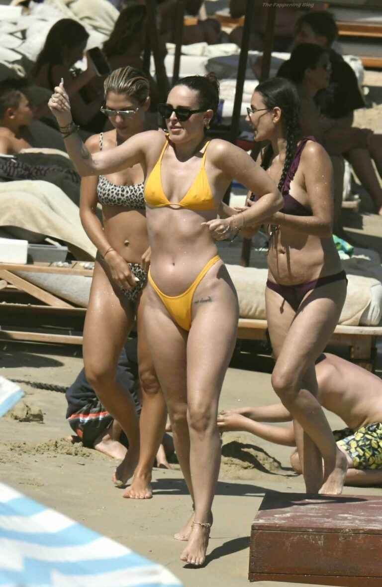 Demi Moore et Rumer Willis en bikini à Mykonos