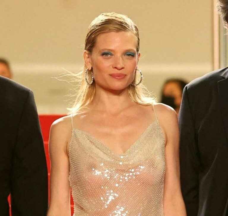 Mélanie Thierry seins nus sous sa robe transparente à Cannes