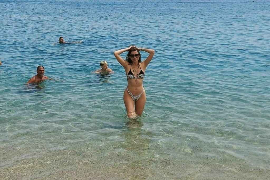 Blanca Blanco en bikini en Italie