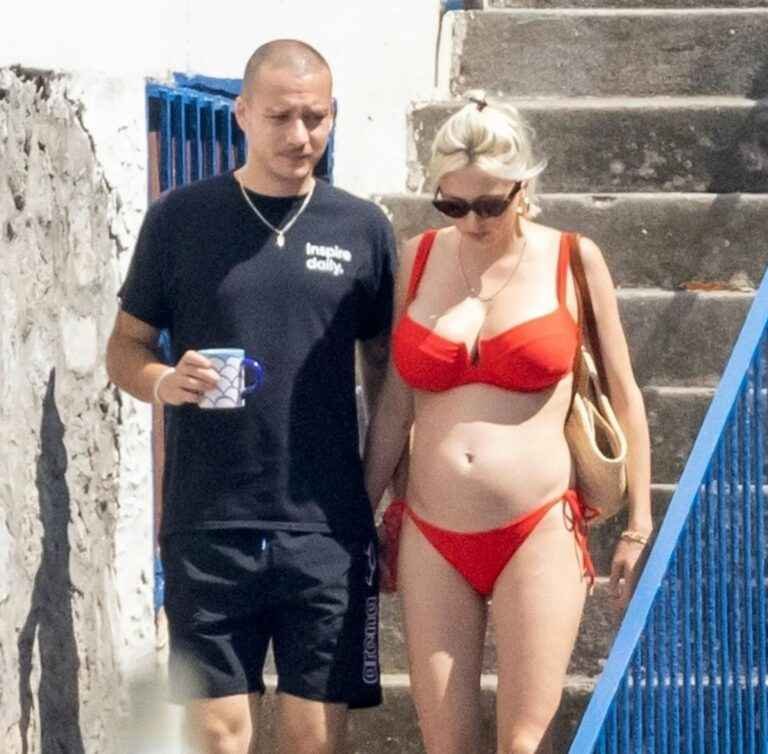 Caroline Vreeland en bikini à Positano