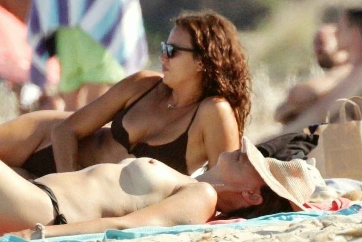 Irina Shayk en bikini à Ibiza