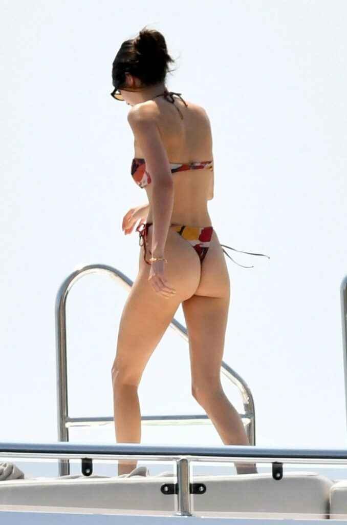 Kendall Jenner en bikini à Capri