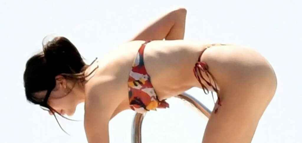 Kendall Jenner en bikini à Capri