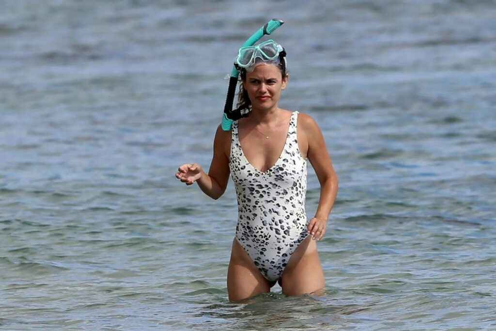 Rachel Bilson en maillot de bain à Hawaii