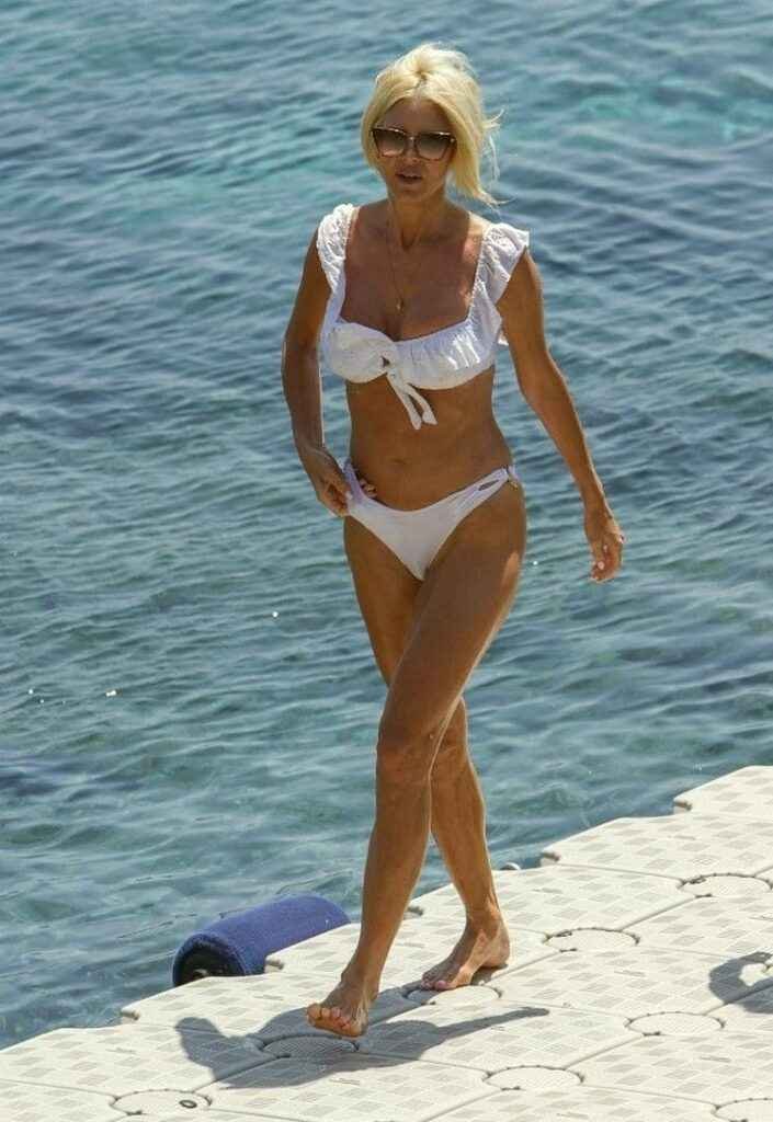 Victoria Silvstedt en bikini à Mykonos