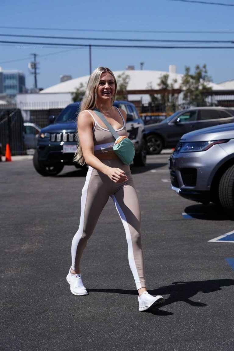 Lindsay Arnold sexy à Los Angeles