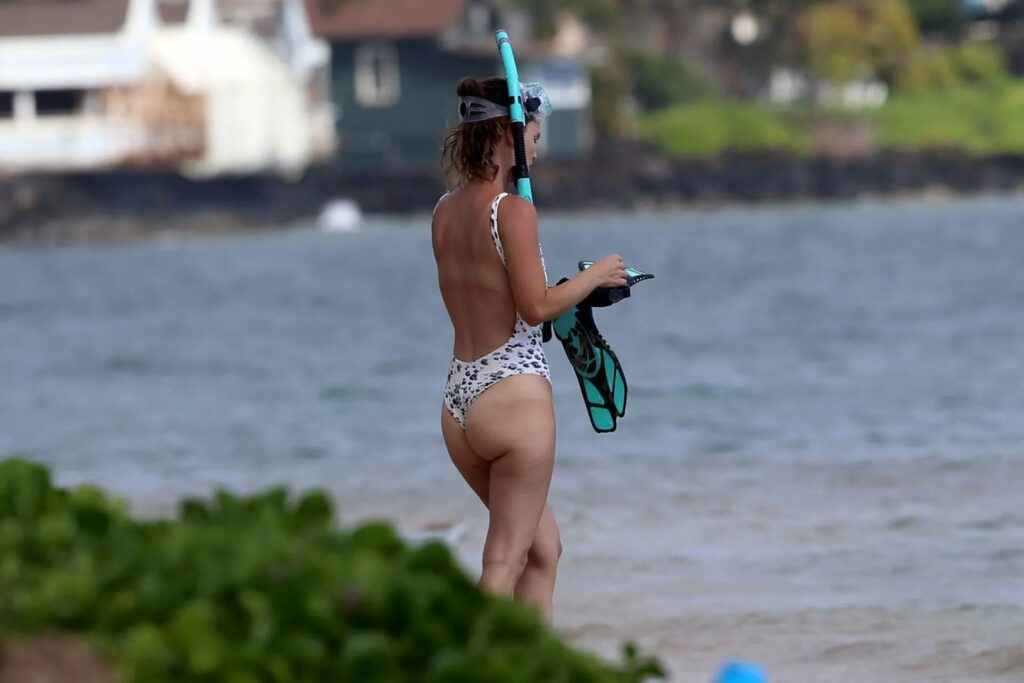 Rachel Bilson en maillot de bain à Hawaii