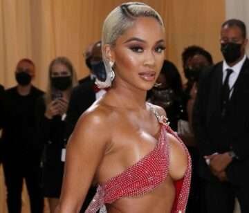 Saweetie sexy sans soutien-gorge au MET Gala