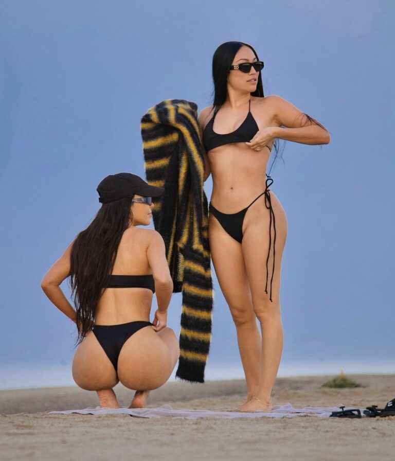 Kim et Chloe Kardashian en bikini