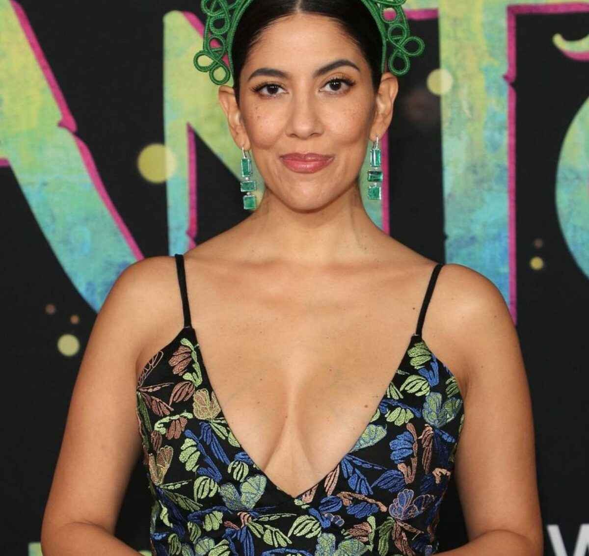 Stephanie Beatriz exhibe son décolleté à Los Angeles