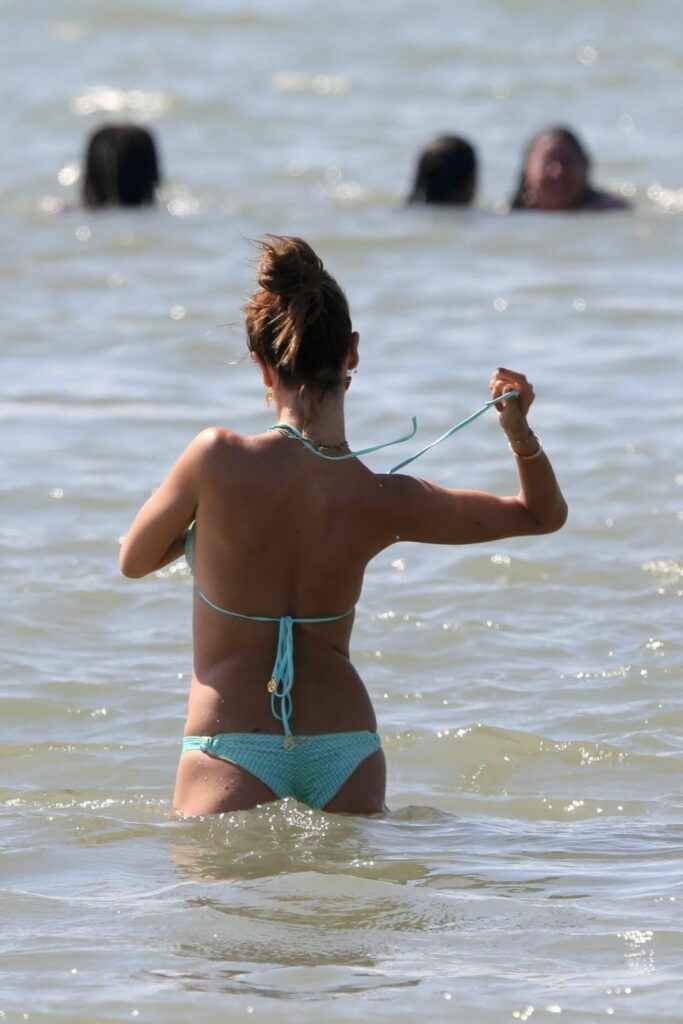 Alessandra Ambrosio en bikini à Florianopolis