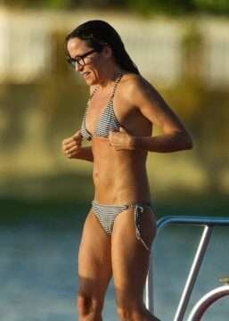 Andrea Corr en bikini à La Barbade