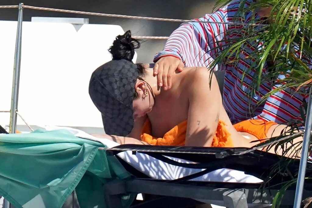 Dua Lipa en bikini à Saint-Barthélémy