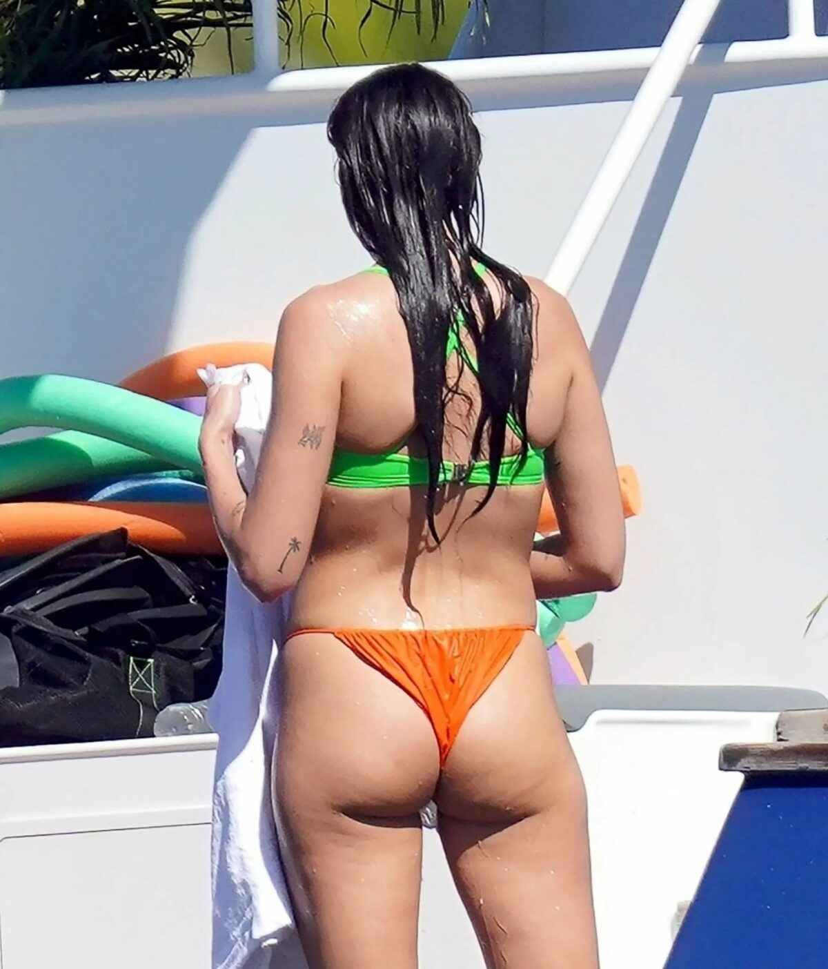 Dua Lipa en bikini à Saint-Barthélémy