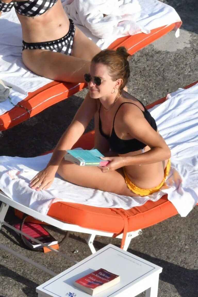 Emma Watson seins nus