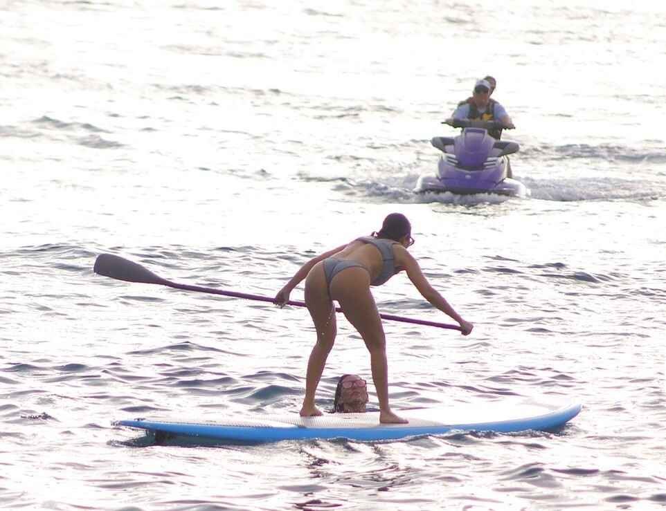 Kourtney Kardashian à la plage