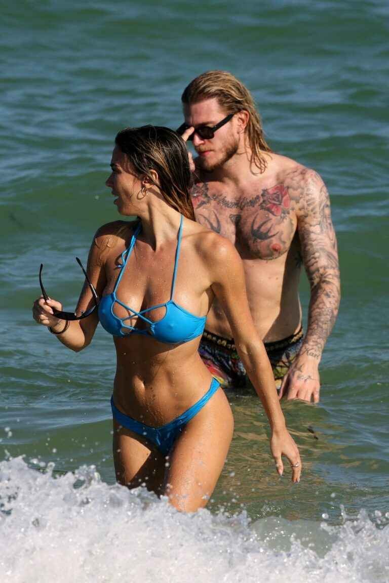 Diletta Leotta s’amuse sur la plage dans un bikini bleu !