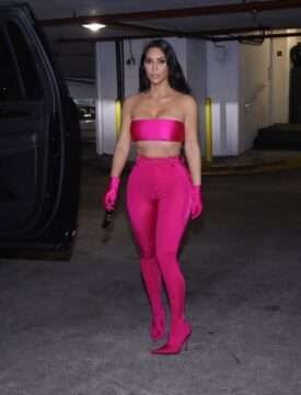 Kim Kardashian avec une tenue sexy