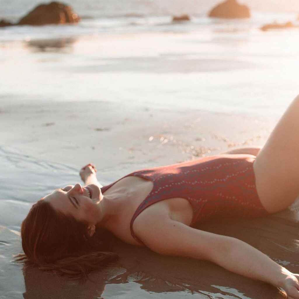 Bonnie Wright en bikini