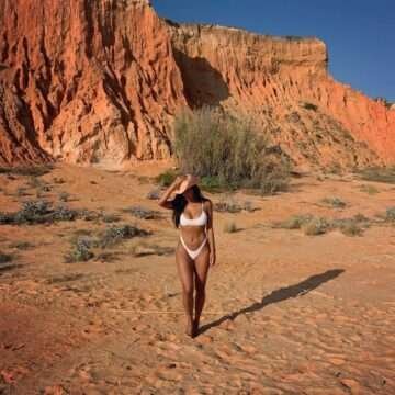 Nicole Scherzinger en bikini blanc !