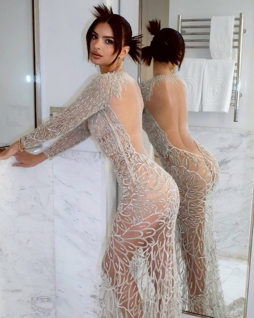 Emily Ratajkowski au Met Gala