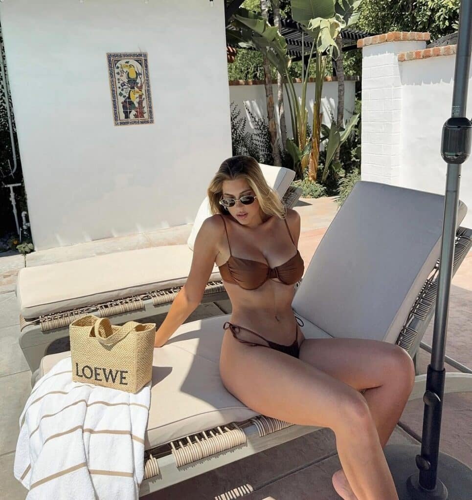 La sexy Kara Del Toro en bikini