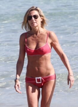 Claire Chazal en bikini