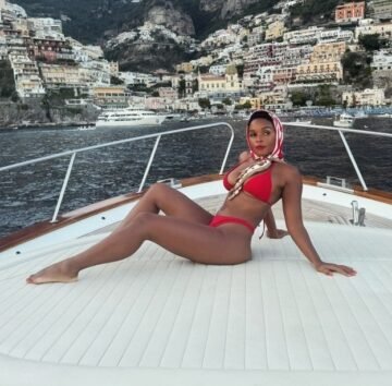 Janelle Monae en bikini