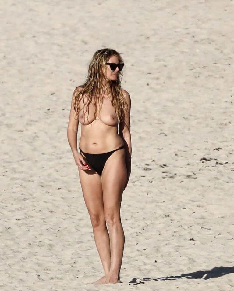 Beauté naturelle et liberté sous le soleil de la plage